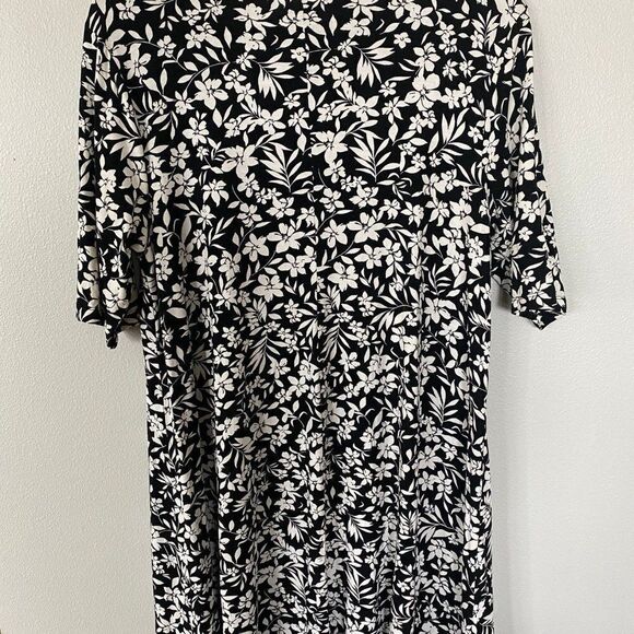 Old Navy Women's Black and White Jersey Swing Floral Dress, Size XL - Picture 5 of 6
